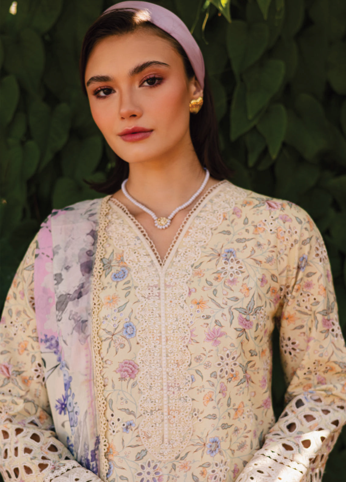 Shezlin By Aabyaan Chikankari Lawn 3 Piece Unstitched Suit ABY26SCEE D-AV-04 MEHERZAAD Shezlin By Aabyaan Chikankari Lawn 3 Piece Unstitched Suit ABY26SCEE D-AV-04 MEHERZAAD