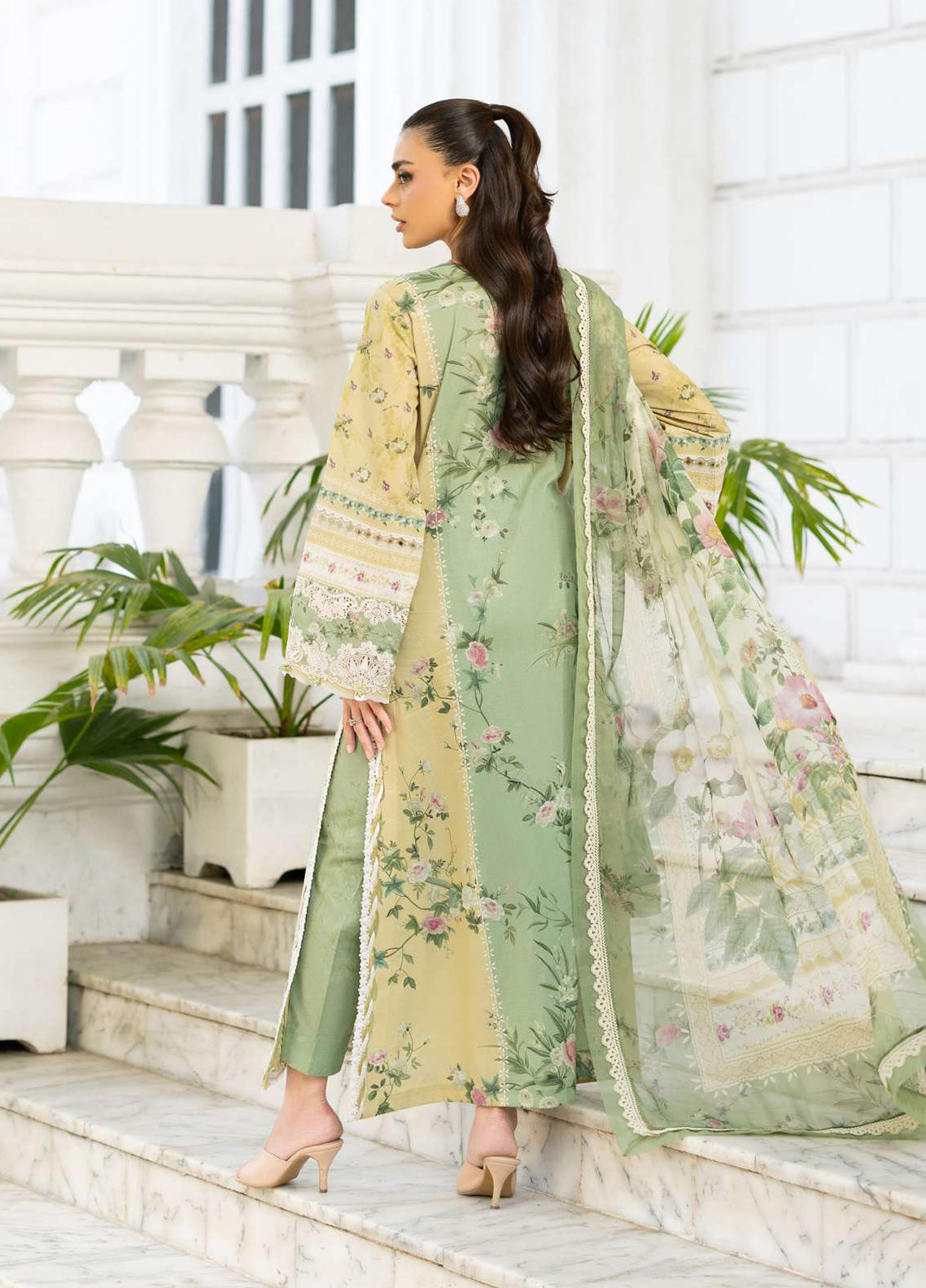 Signature By Elaf Embroidered Lawn 3 Piece Unstitched Suit EF26SElV2 D-1A ELARA Signature By Elaf Embroidered Lawn 3 Piece Unstitched Suit EF26SElV2 D-1A ELARA