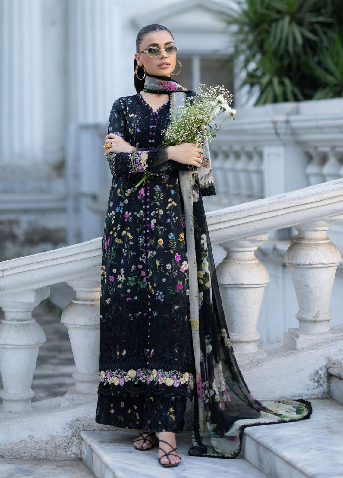 Signature By Elaf Embroidered Lawn 3 Piece Unstitched Suit EF26SElV2 D-2B SASHA Signature By Elaf Embroidered Lawn 3 Piece Unstitched Suit EF26SElV2 D-2B SASHA
