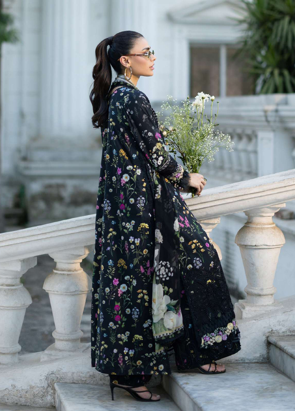 Signature By Elaf Embroidered Lawn 3 Piece Unstitched Suit EF26SElV2 D-2B SASHA Signature By Elaf Embroidered Lawn 3 Piece Unstitched Suit EF26SElV2 D-2B SASHA