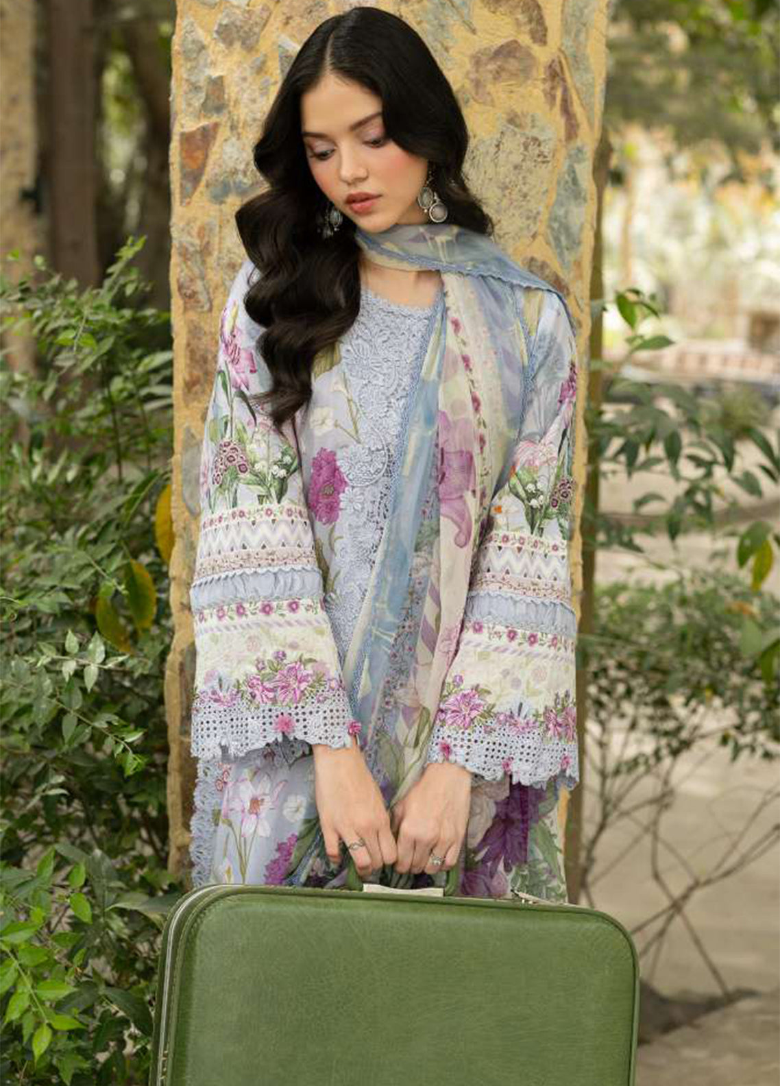 Signature By Elaf Embroidered Lawn 3 Piece Unstitched Suit EF26SElV2 D-5A ARIANA Signature By Elaf Embroidered Lawn 3 Piece Unstitched Suit EF26SElV2 D-5A ARIANA