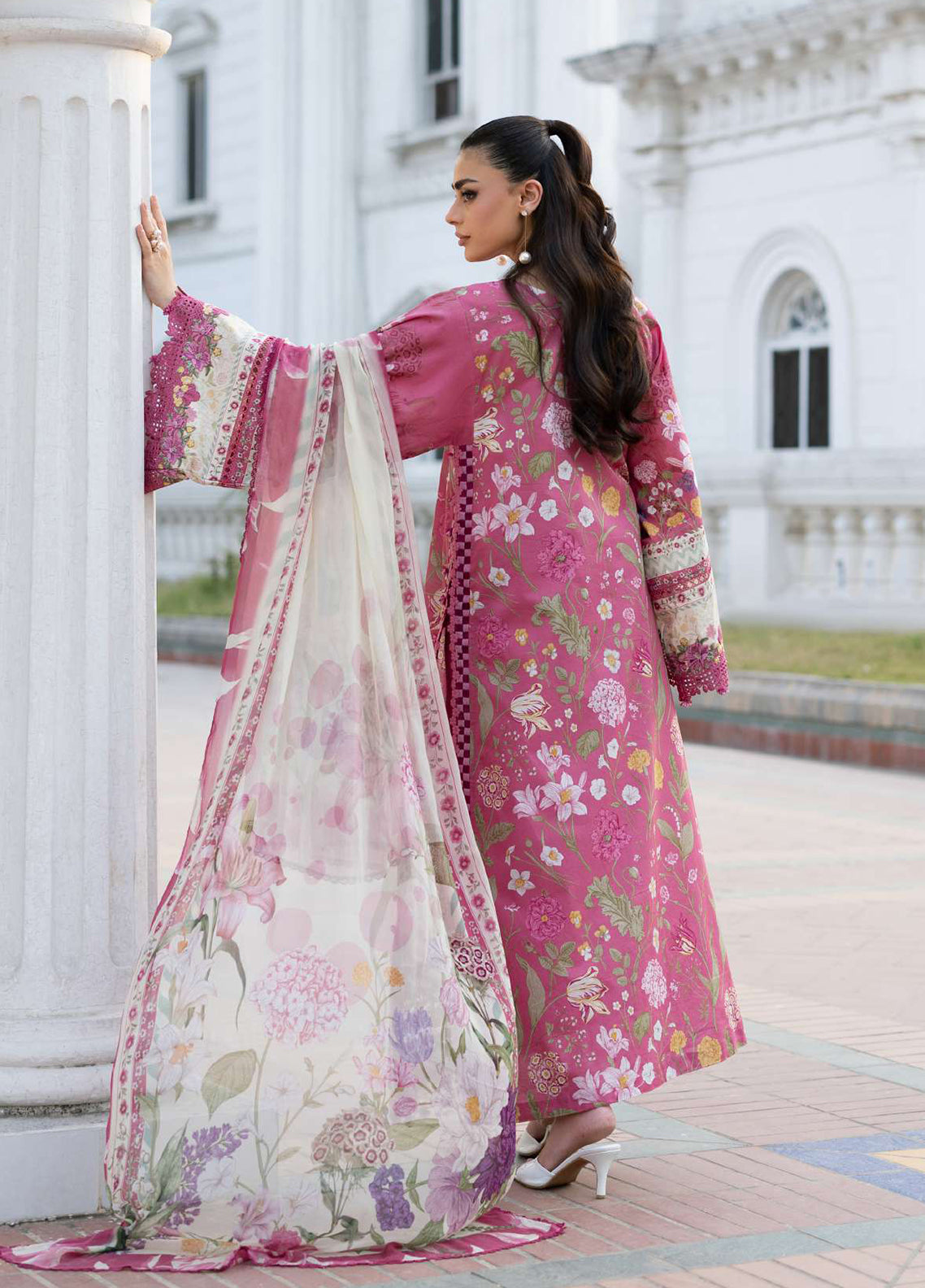 Signature By Elaf Embroidered Lawn 3 Piece Unstitched Suit EF26SElV2 D-5B DELILAH Signature By Elaf Embroidered Lawn 3 Piece Unstitched Suit EF26SElV2 D-5B DELILAH