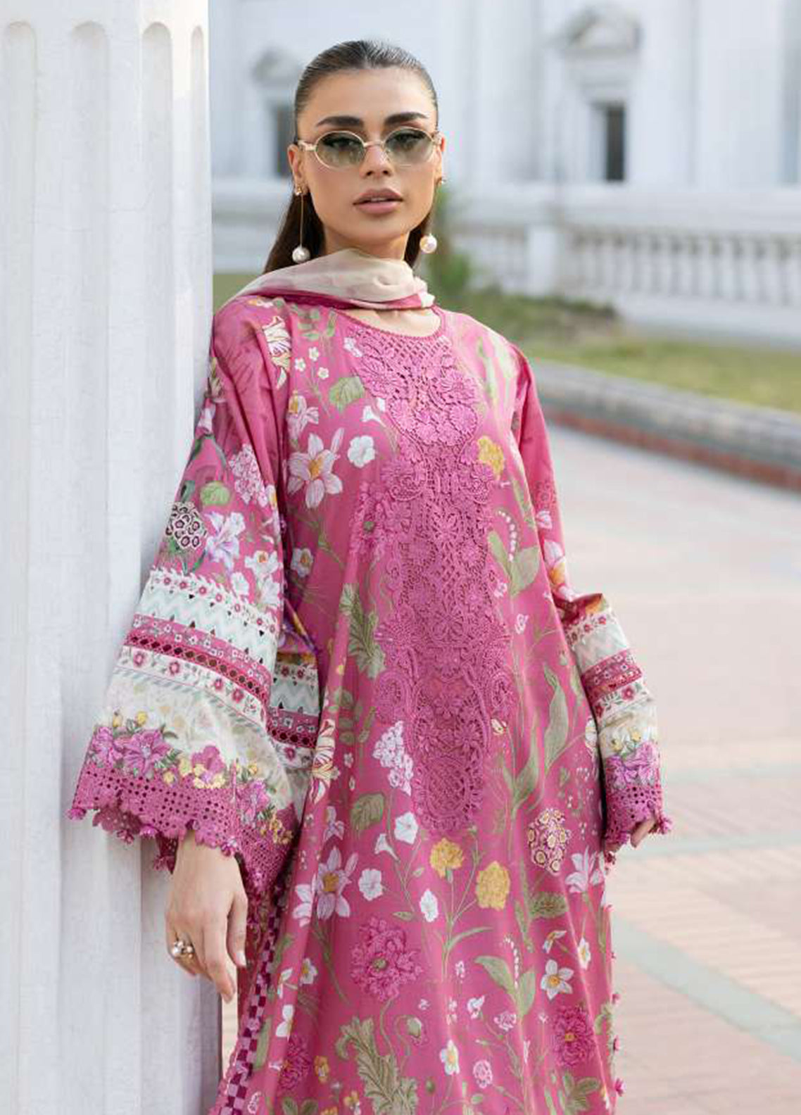 Signature By Elaf Embroidered Lawn 3 Piece Unstitched Suit EF26SElV2 D-5B DELILAH Signature By Elaf Embroidered Lawn 3 Piece Unstitched Suit EF26SElV2 D-5B DELILAH