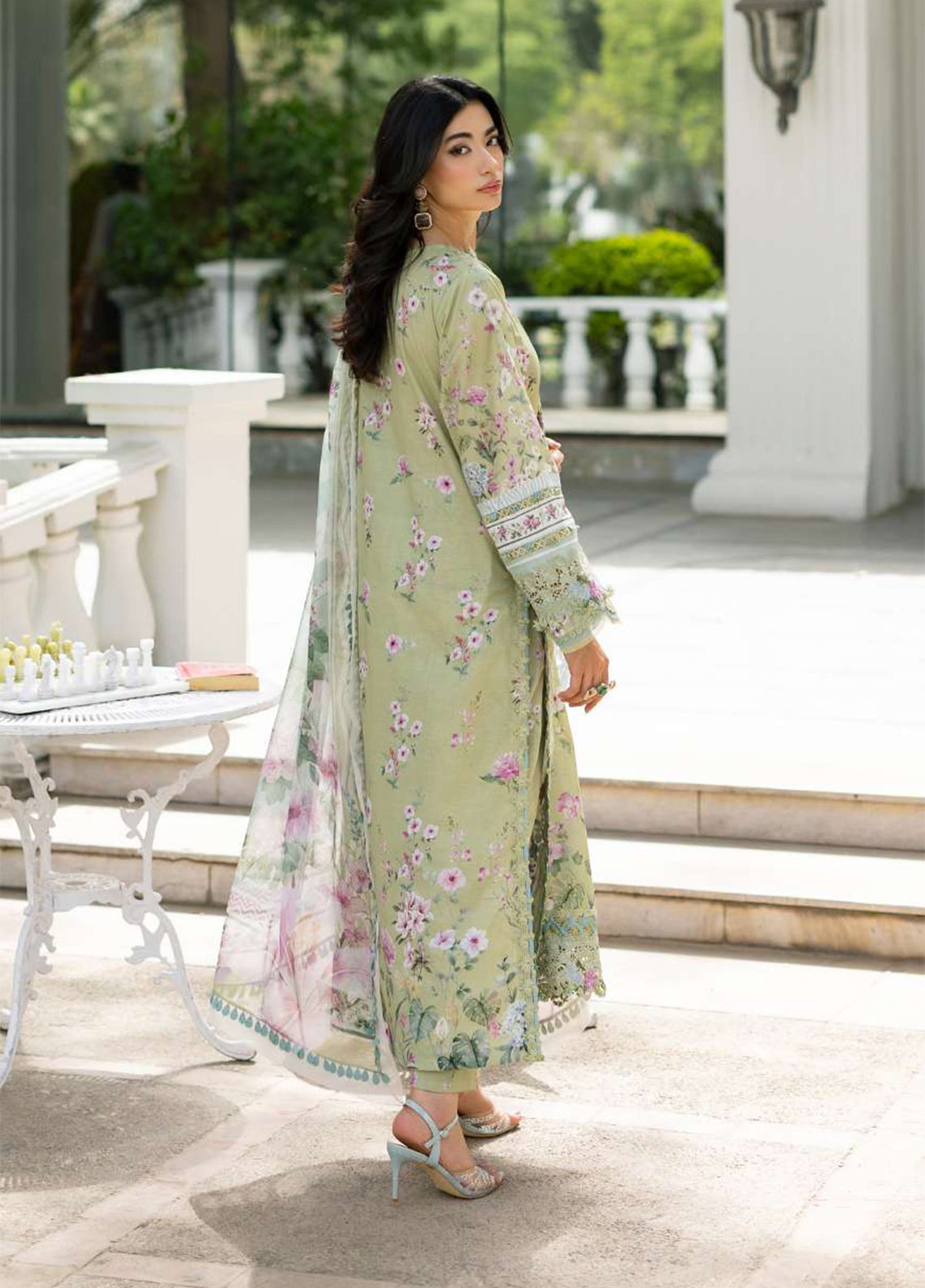 Signature By Elaf Embroidered Lawn 3 Piece Unstitched Suit EF26SElV2 D-6A JADE Signature By Elaf Embroidered Lawn 3 Piece Unstitched Suit EF26SElV2 D-6A JADE