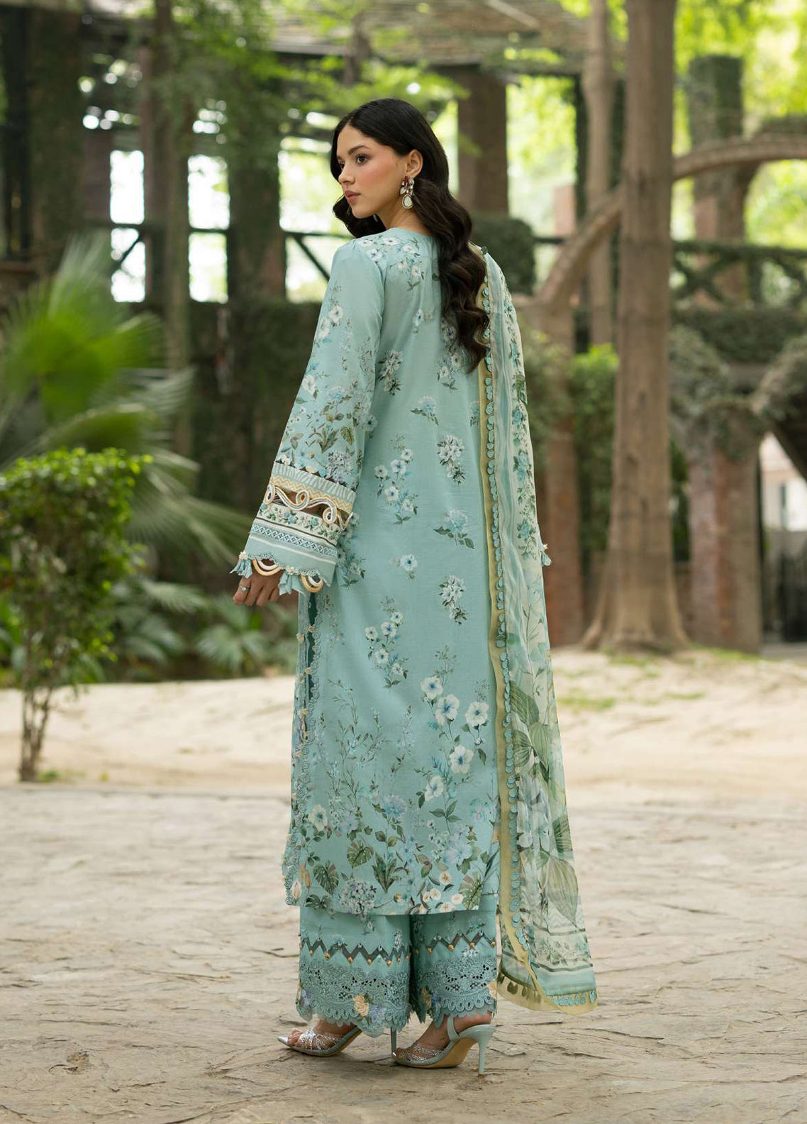 Signature By Elaf Embroidered Lawn 3 Piece Unstitched Suit EF26SElV2 D-6B ZARIA Signature By Elaf Embroidered Lawn 3 Piece Unstitched Suit EF26SElV2 D-6B ZARIA
