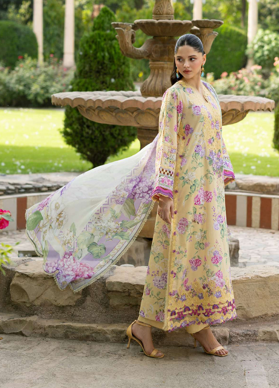 Signature By Elaf Embroidered Lawn 3 Piece Unstitched Suit EF26SElV2 D-7A STELLA Signature By Elaf Embroidered Lawn 3 Piece Unstitched Suit EF26SElV2 D-7A STELLA