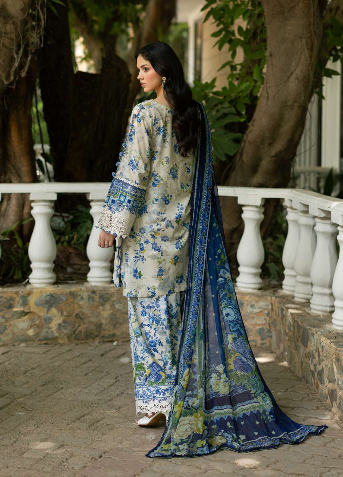 Signature By Elaf Embroidered Lawn 3 Piece Unstitched Suit EF26SElV2 D-8B CELINE Signature By Elaf Embroidered Lawn 3 Piece Unstitched Suit EF26SElV2 D-8B CELINE
