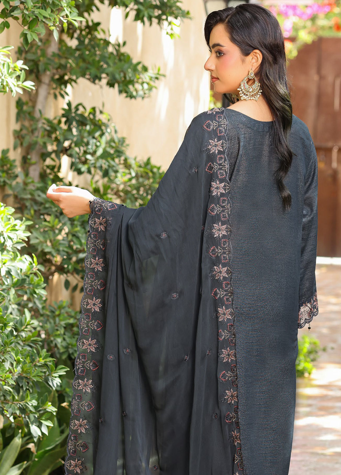 Signature By Schick Embroidered Karandi 3 Piece Unstitched Suit SDH26SK D-03 Signature By Schick Embroidered Karandi 3 Piece Unstitched Suit SDH26SK D-03
