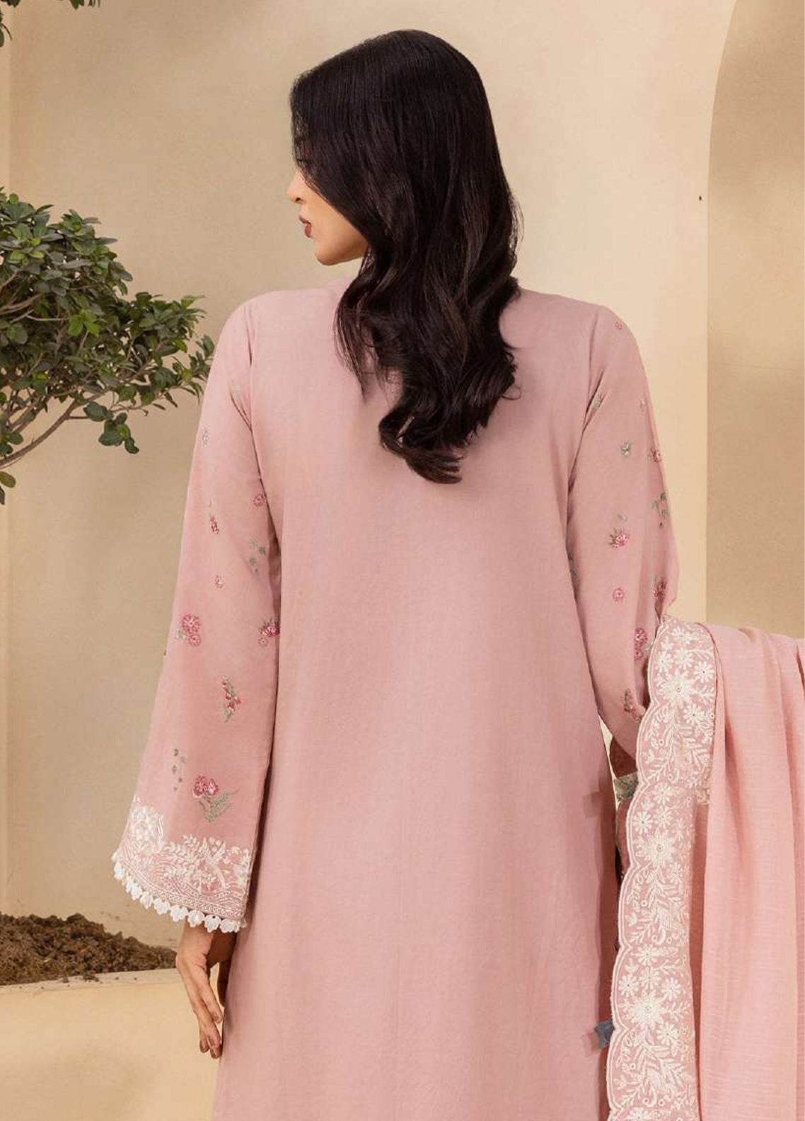 Signature By Zellbury Embroidered Jacquard 3 Piece Unstitched Suit WUS26E30658 Signature By Zellbury Embroidered Jacquard 3 Piece Unstitched Suit WUS26E30658