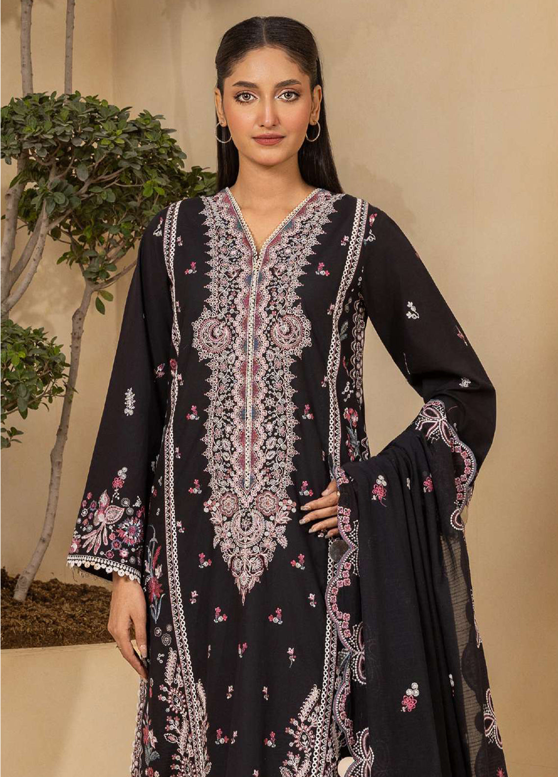 Signature By Zellbury Embroidered Jacquard 3 Piece Unstitched Suit WUS26E30660 Signature By Zellbury Embroidered Jacquard 3 Piece Unstitched Suit WUS26E30660