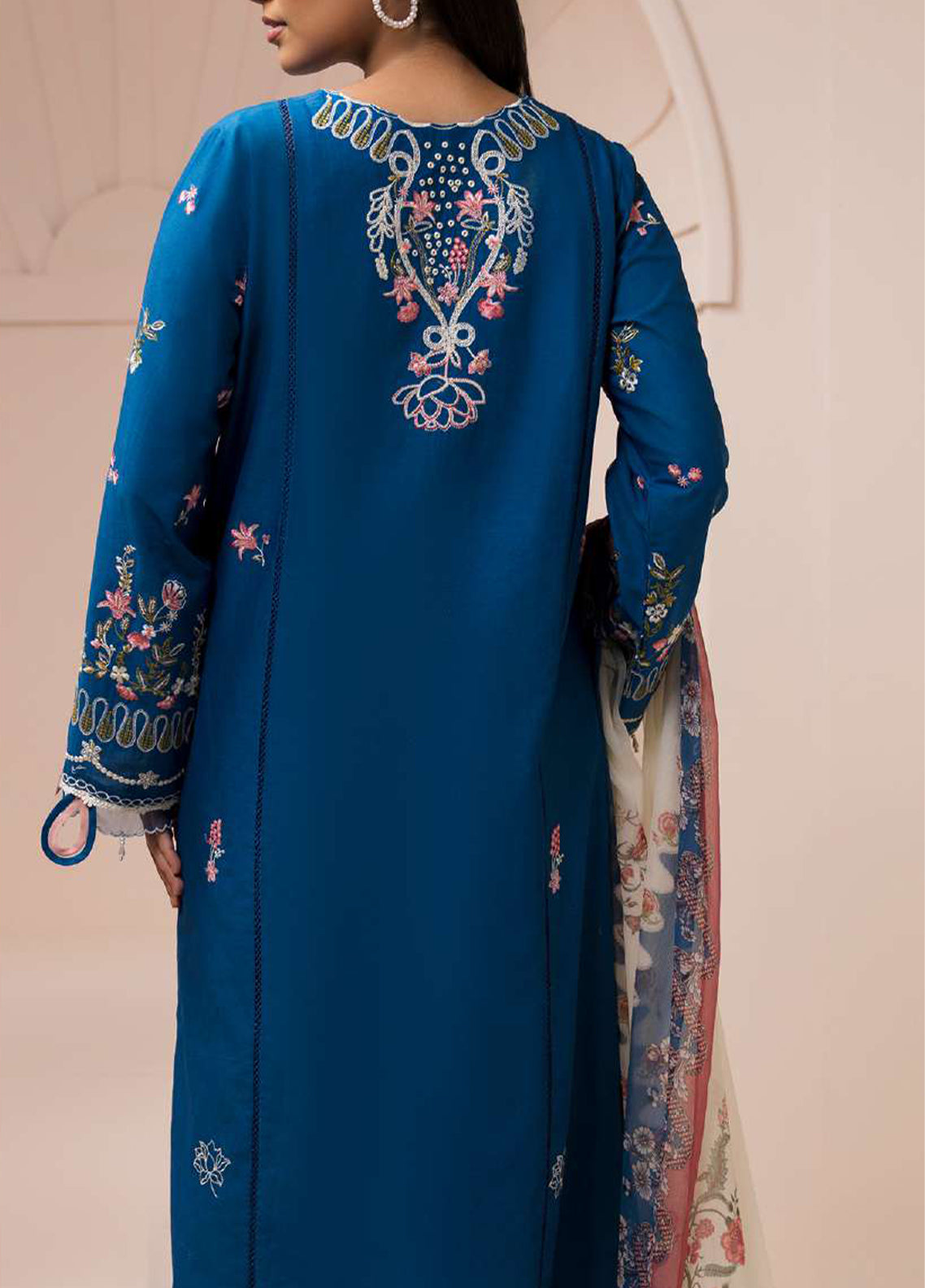 Signature By Zellbury Embroidered Lawn 3 Piece Unstitched Suit WUS26E30455 Signature By Zellbury Embroidered Lawn 3 Piece Unstitched Suit WUS26E30455