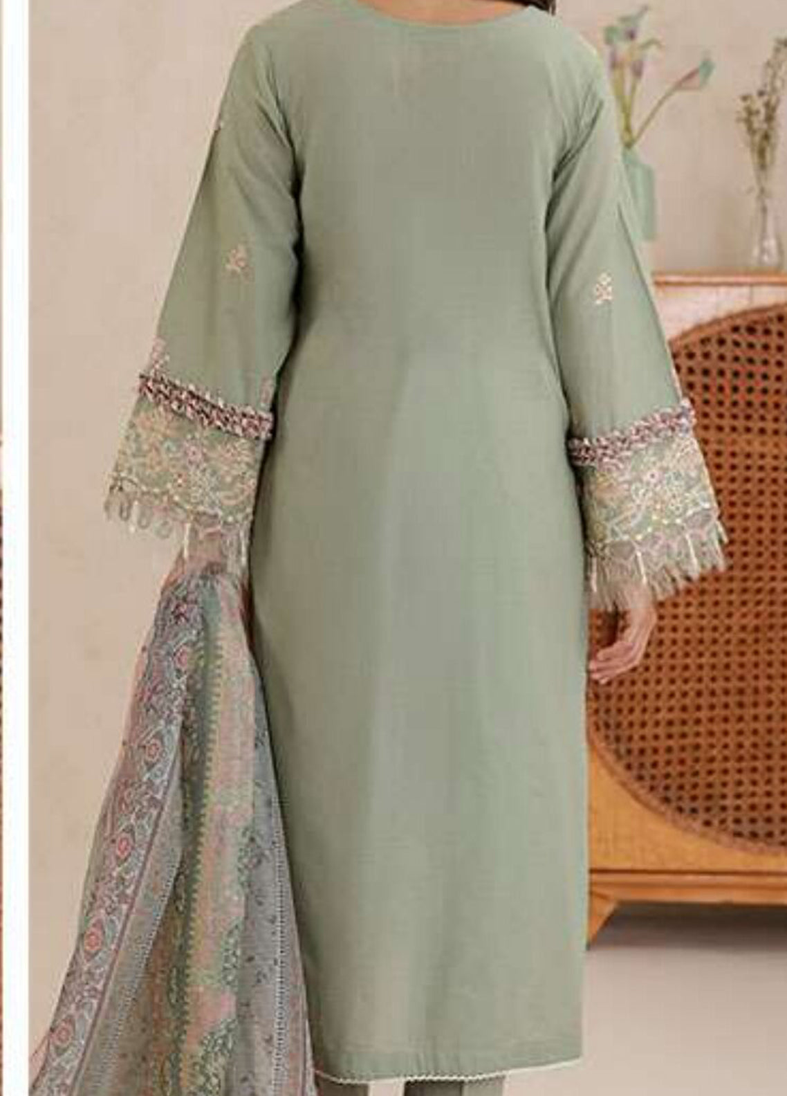 Signature By Zellbury Embroidered Lawn 3 Piece Unstitched Suit WUS26E30579 Signature By Zellbury Embroidered Lawn 3 Piece Unstitched Suit WUS26E30579