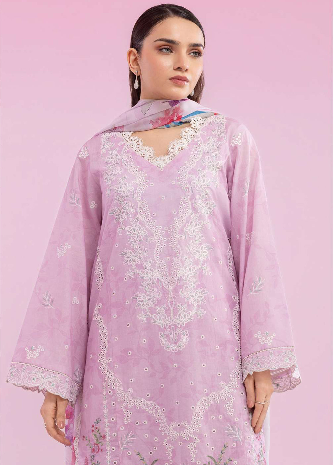 Signature By Zellbury Embroidered Lawn 3 Piece Unstitched Suit WUS26E30648 Signature By Zellbury Embroidered Lawn 3 Piece Unstitched Suit WUS26E30648