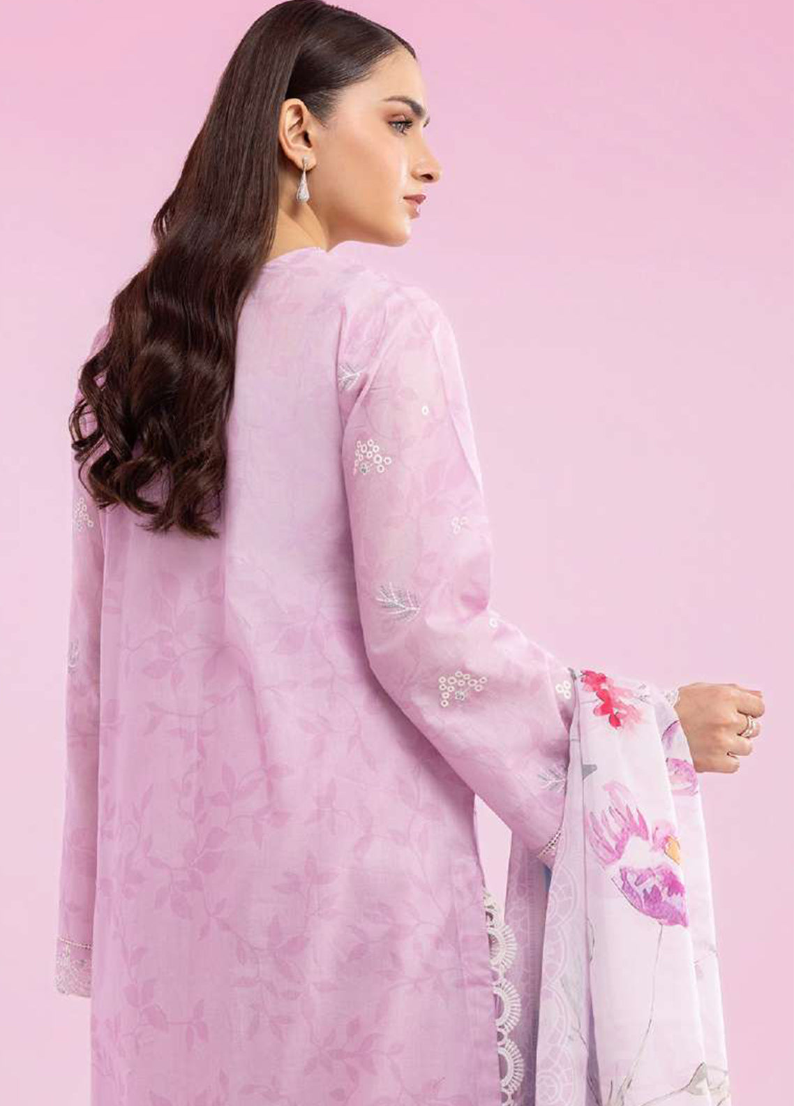 Signature By Zellbury Embroidered Lawn 3 Piece Unstitched Suit WUS26E30648 Signature By Zellbury Embroidered Lawn 3 Piece Unstitched Suit WUS26E30648