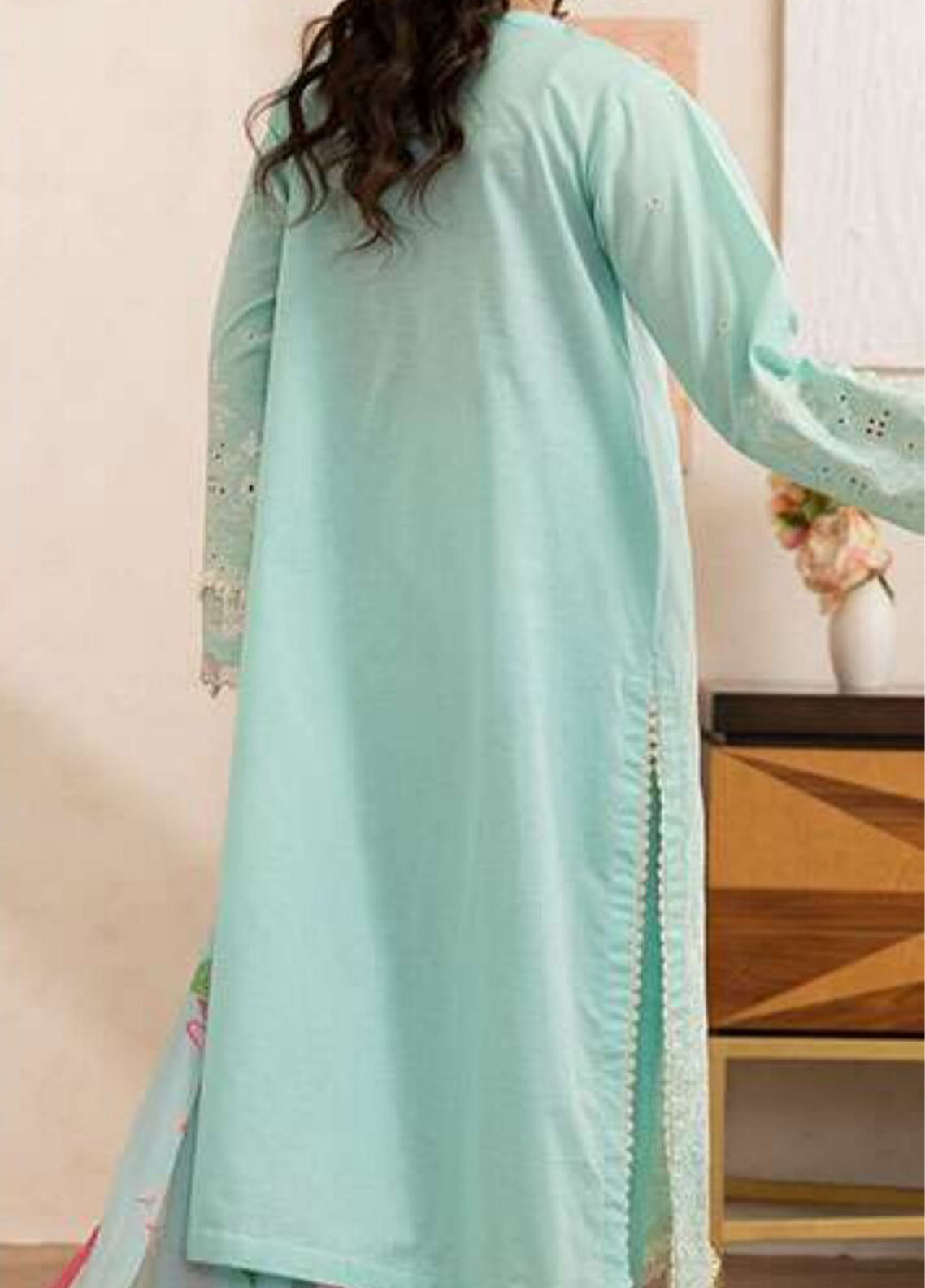 Signature By Zellbury Embroidered Lawn 3 Piece Unstitched Suit WUS26E30651 Signature By Zellbury Embroidered Lawn 3 Piece Unstitched Suit WUS26E30651
