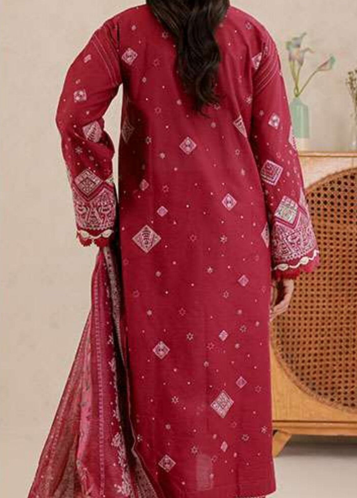 Signature By Zellbury Embroidered Lawn 3 Piece Unstitched Suit WUS26E30655 Signature By Zellbury Embroidered Lawn 3 Piece Unstitched Suit WUS26E30655