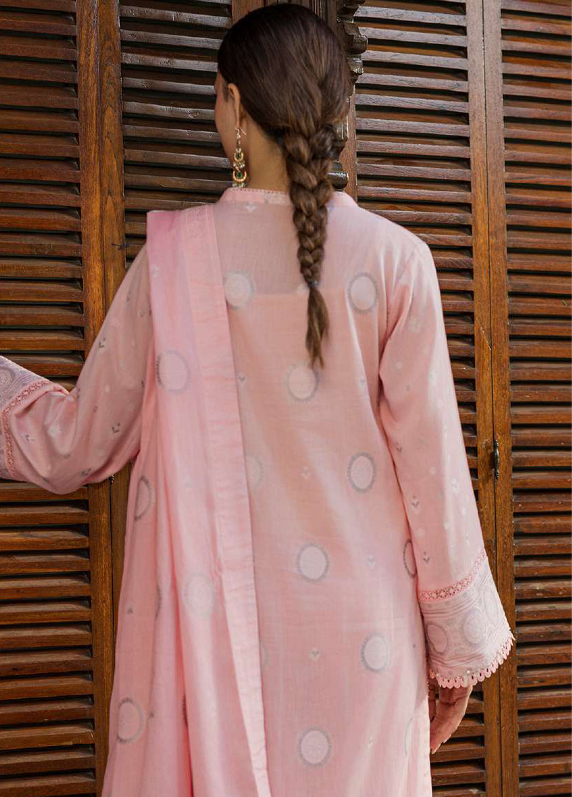 Signature By Zellbury Printed Lawn 3 Piece Unstitched Suit WUS26X30857 Signature By Zellbury Printed Lawn 3 Piece Unstitched Suit WUS26X30857