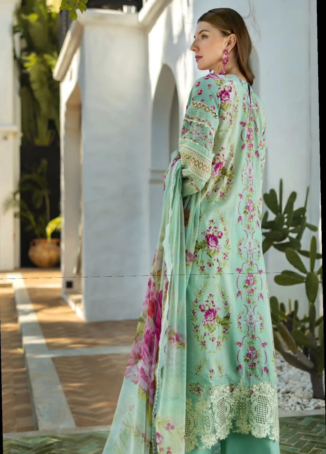 Signature by Elaf Embroidered Lawn Suits Unstitched 3 Piece - EF25EL 3A TURQUOISE Signature by Elaf Embroidered Lawn Suits Unstitched 3 Piece - EF25EL 3A TURQUOISE