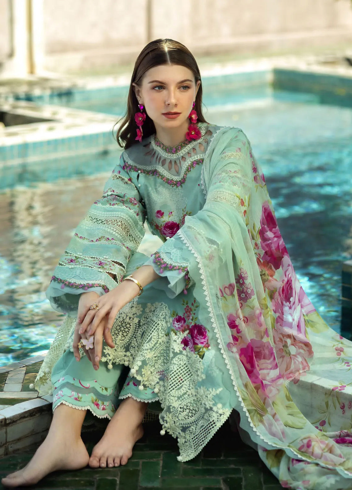 Signature by Elaf Embroidered Lawn Suits Unstitched 3 Piece - EF25EL 3A TURQUOISE Signature by Elaf Embroidered Lawn Suits Unstitched 3 Piece - EF25EL 3A TURQUOISE