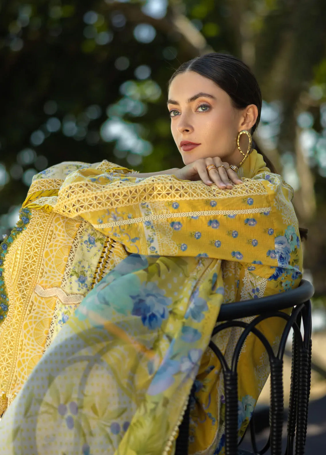 Signature by Elaf Embroidered Lawn Suits Unstitched 3 Piece - EF25EL 3B SUNGLOW Signature by Elaf Embroidered Lawn Suits Unstitched 3 Piece - EF25EL 3B SUNGLOW