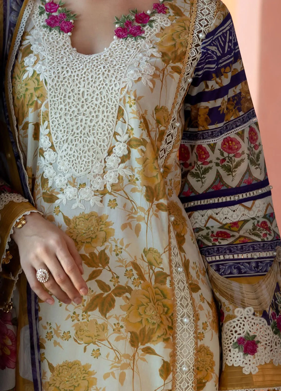 Signature by Elaf Embroidered Lawn Suits Unstitched 3 Piece - EF25EL 5A ESTELLE Signature by Elaf Embroidered Lawn Suits Unstitched 3 Piece - EF25EL 5A ESTELLE