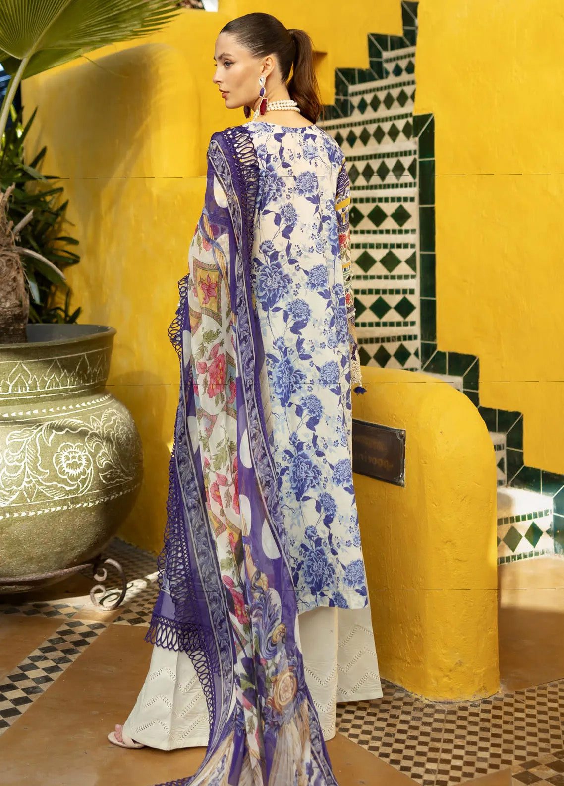 Signature by Elaf Embroidered Lawn Suits Unstitched 3 Piece - EF25EL 5B SERENE Signature by Elaf Embroidered Lawn Suits Unstitched 3 Piece - EF25EL 5B SERENE