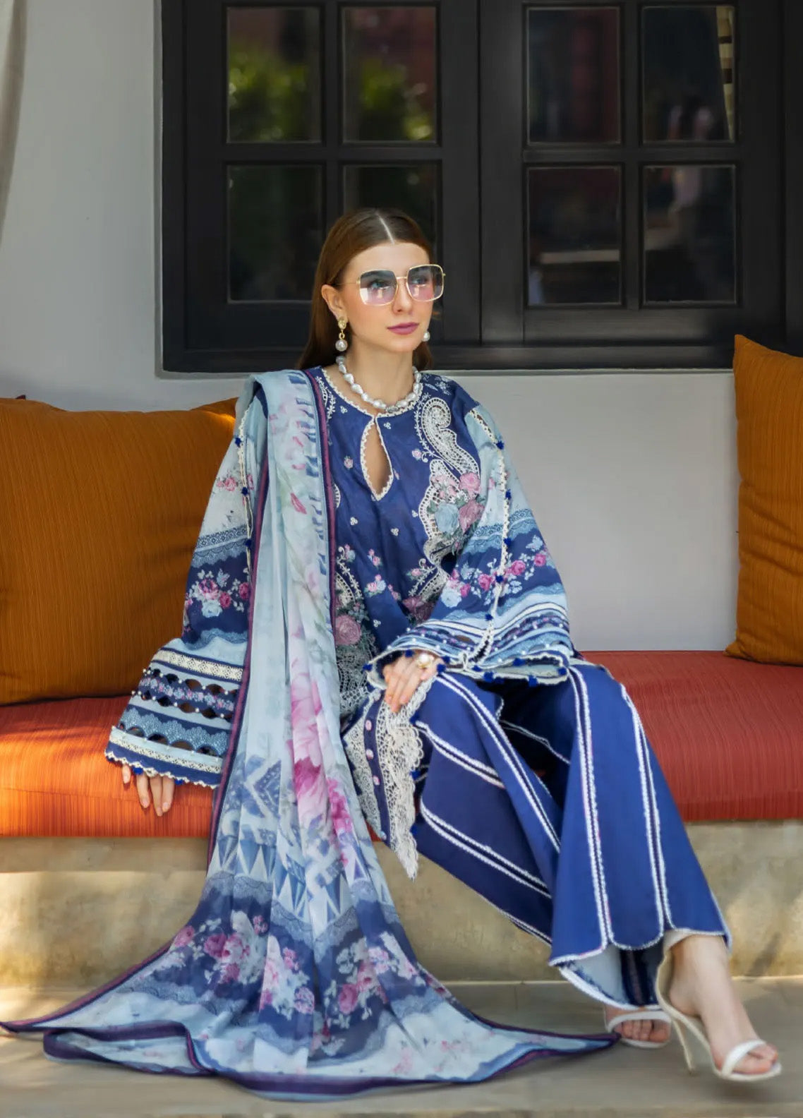 Signature by Elaf Embroidered Lawn Suits Unstitched 3 Piece - EF25EL 6A LONDON BLUES Signature by Elaf Embroidered Lawn Suits Unstitched 3 Piece - EF25EL 6A LONDON BLUES