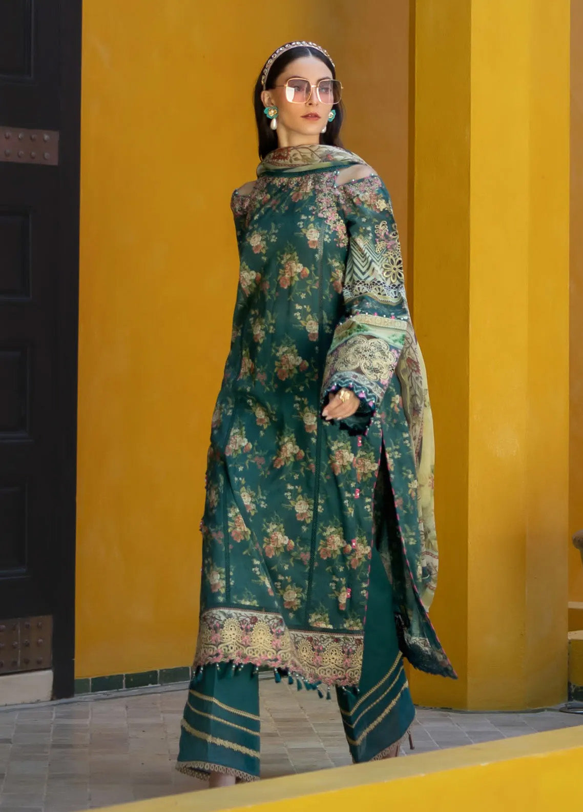Signature by Elaf Embroidered Lawn Suits Unstitched 3 Piece - EF25EL 7A STAY CURIOUS Signature by Elaf Embroidered Lawn Suits Unstitched 3 Piece - EF25EL 7A STAY CURIOUS