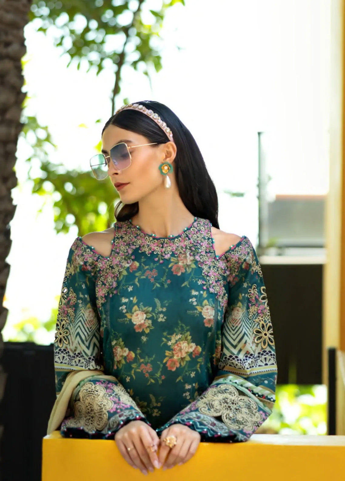 Signature by Elaf Embroidered Lawn Suits Unstitched 3 Piece - EF25EL 7A STAY CURIOUS Signature by Elaf Embroidered Lawn Suits Unstitched 3 Piece - EF25EL 7A STAY CURIOUS