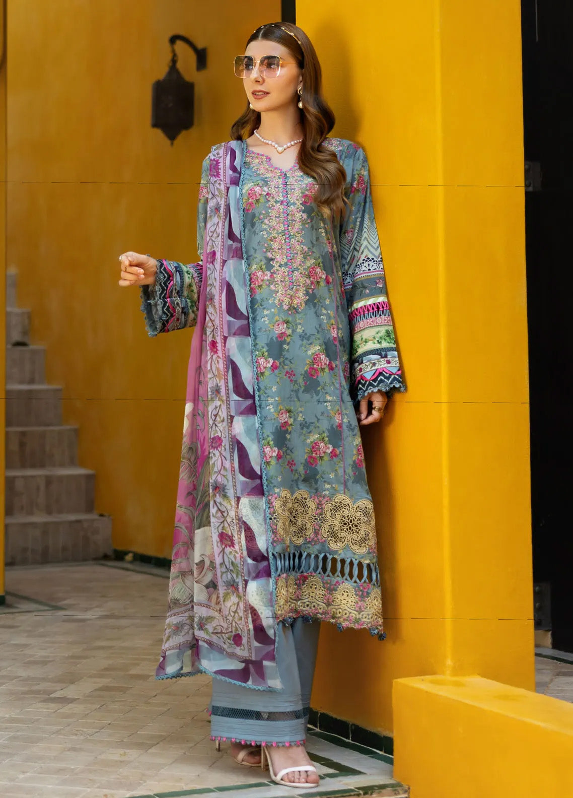 Signature by Elaf Embroidered Lawn Suits Unstitched 3 Piece - EF25EL 7B GLORY Signature by Elaf Embroidered Lawn Suits Unstitched 3 Piece - EF25EL 7B GLORY