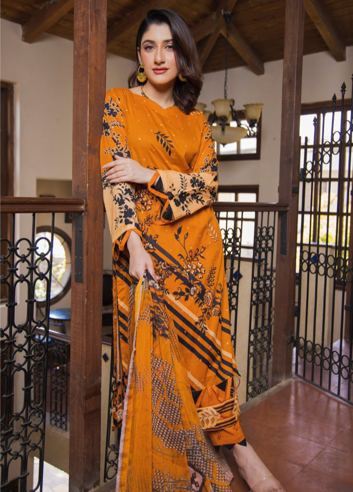 Sitara Gold By Schick Embroidered Lawn Unstitched 3 Piece Suit - SDH24SG 10 Sitara Gold By Schick Embroidered Lawn Unstitched 3 Piece Suit - SDH24SG 10