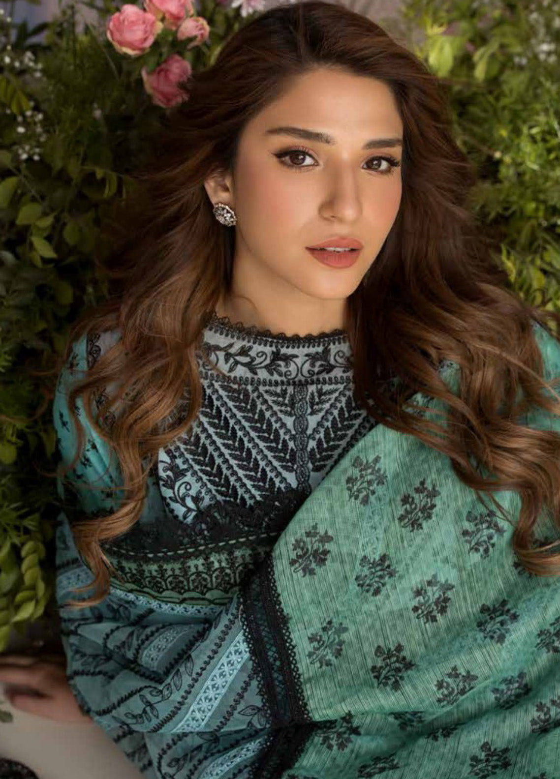 Sobia Nazir Embroidered Lawn Suits Unstitched 3 Piece - SN25LL 12A Sobia Nazir Embroidered Lawn Suits Unstitched 3 Piece - SN25LL 12A