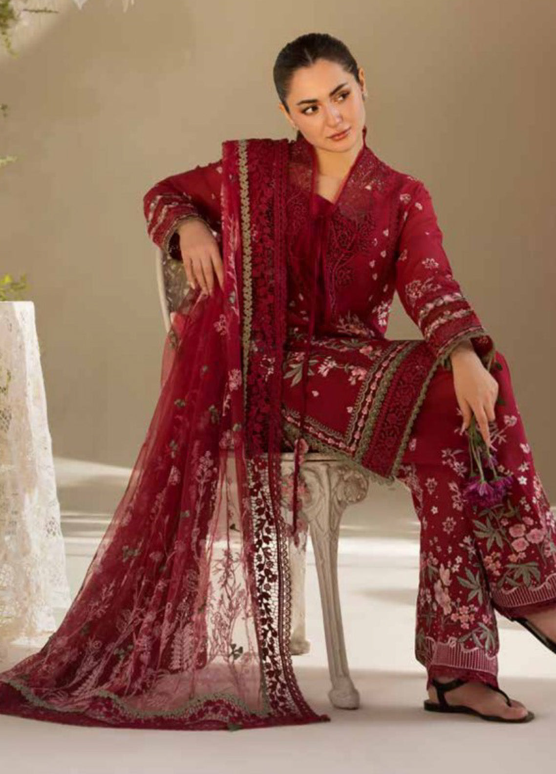 Sobia Nazir Embroidered Lawn Suits Unstitched 3 Piece - SN25LL 14A Sobia Nazir Embroidered Lawn Suits Unstitched 3 Piece - SN25LL 14A