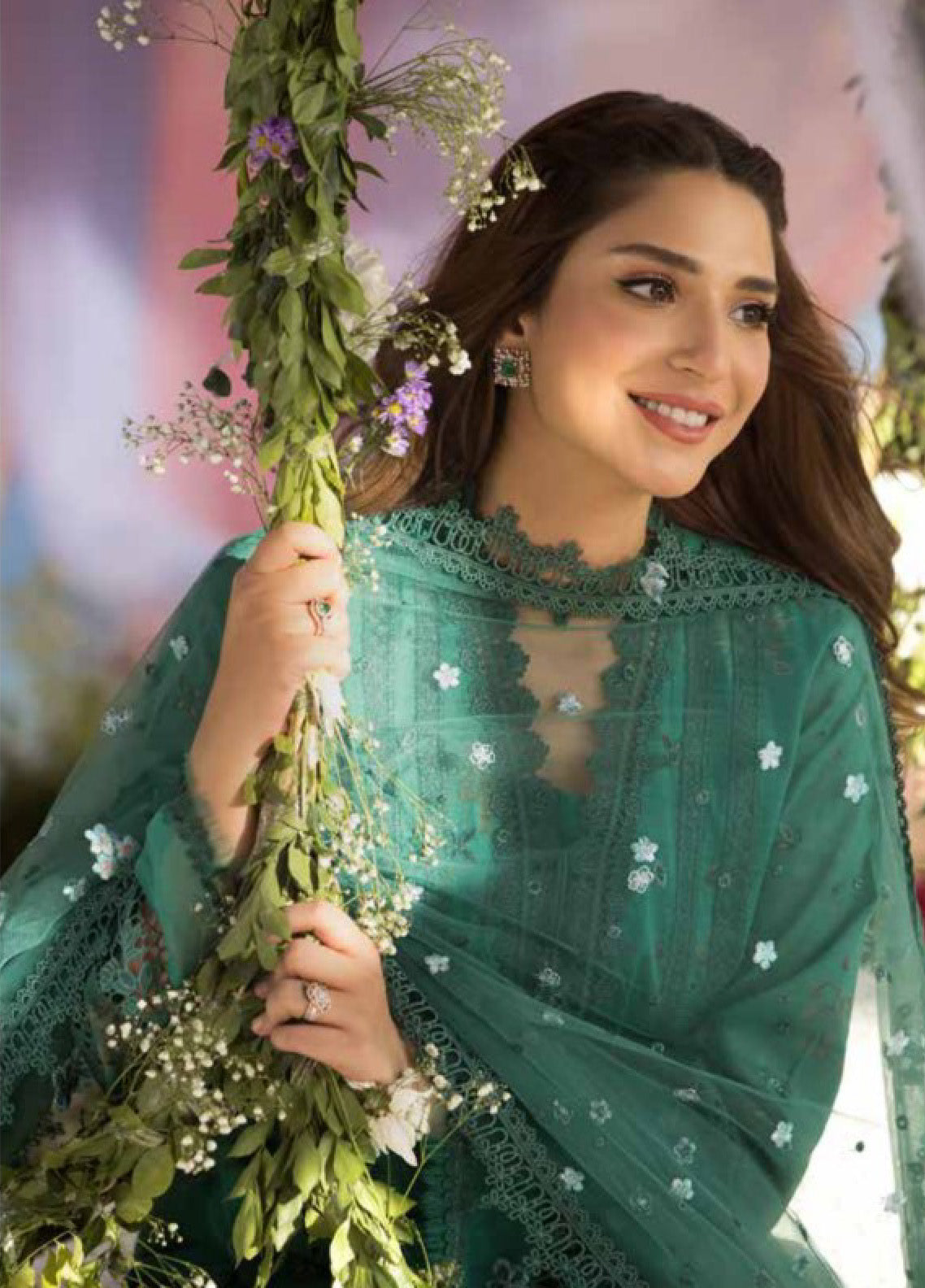 Sobia Nazir Embroidered Lawn Suits Unstitched 3 Piece - SN25LL 15B Sobia Nazir Embroidered Lawn Suits Unstitched 3 Piece - SN25LL 15B