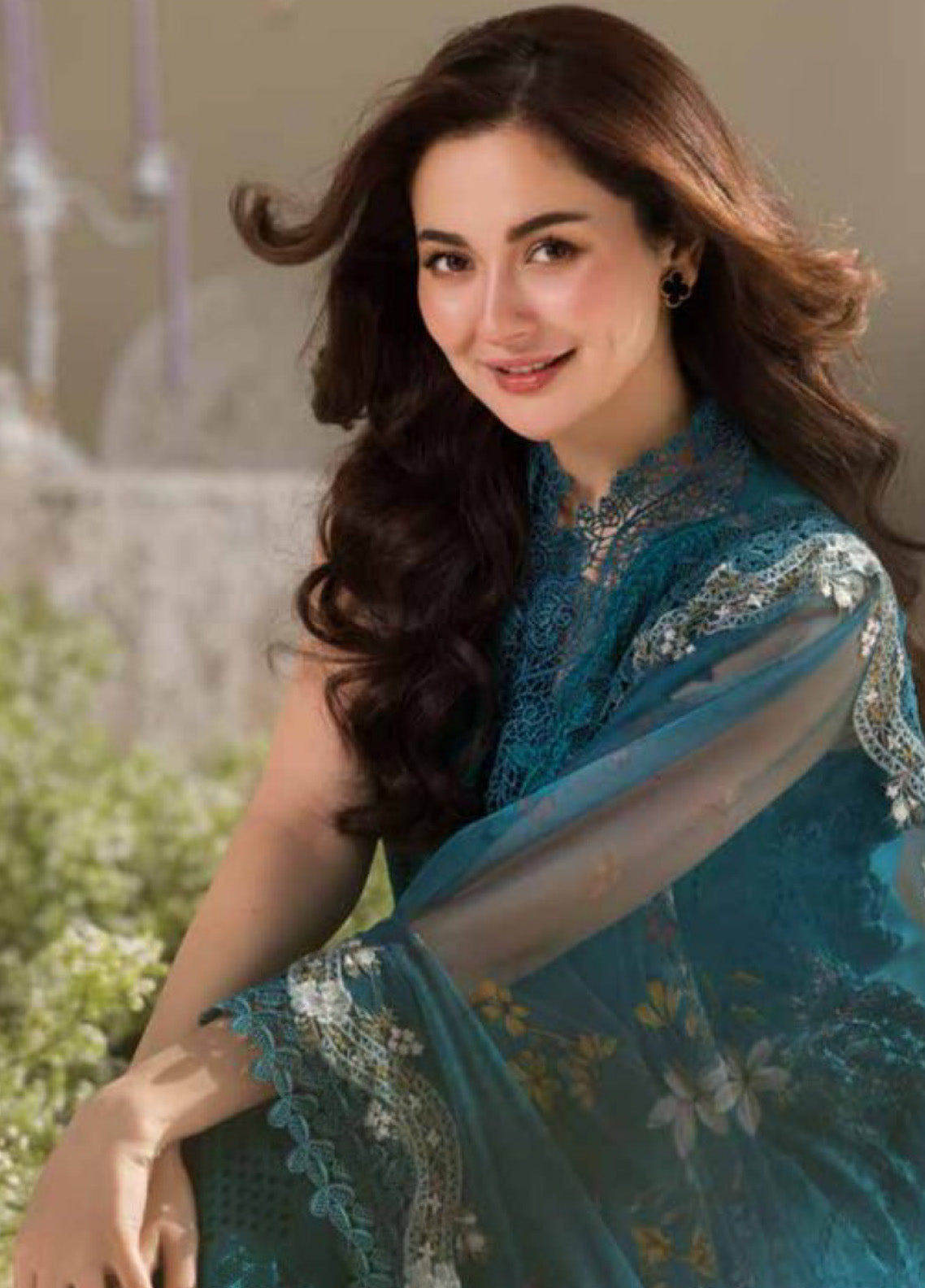 Sobia Nazir Embroidered Lawn Suits Unstitched 3 Piece - SN25LL 2A Sobia Nazir Embroidered Lawn Suits Unstitched 3 Piece - SN25LL 2A