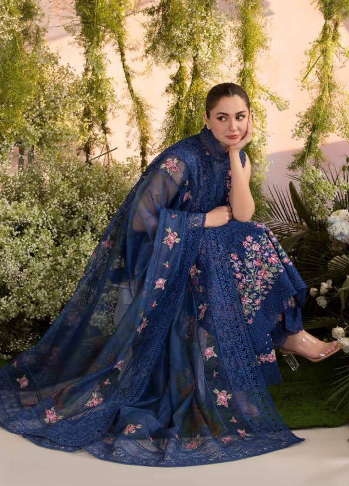 Sobia Nazir Embroidered Lawn Suits Unstitched 3 Piece - SN25LL 4A Sobia Nazir Embroidered Lawn Suits Unstitched 3 Piece - SN25LL 4A