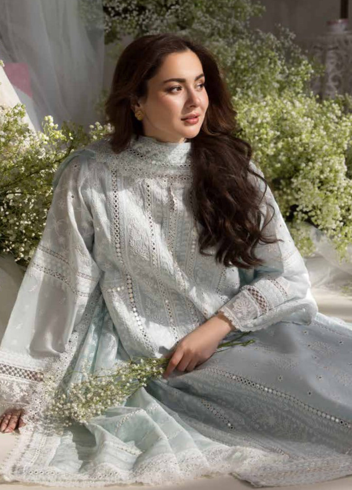Sobia Nazir Embroidered Lawn Suits Unstitched 3 Piece - SN25LL 7A Sobia Nazir Embroidered Lawn Suits Unstitched 3 Piece - SN25LL 7A