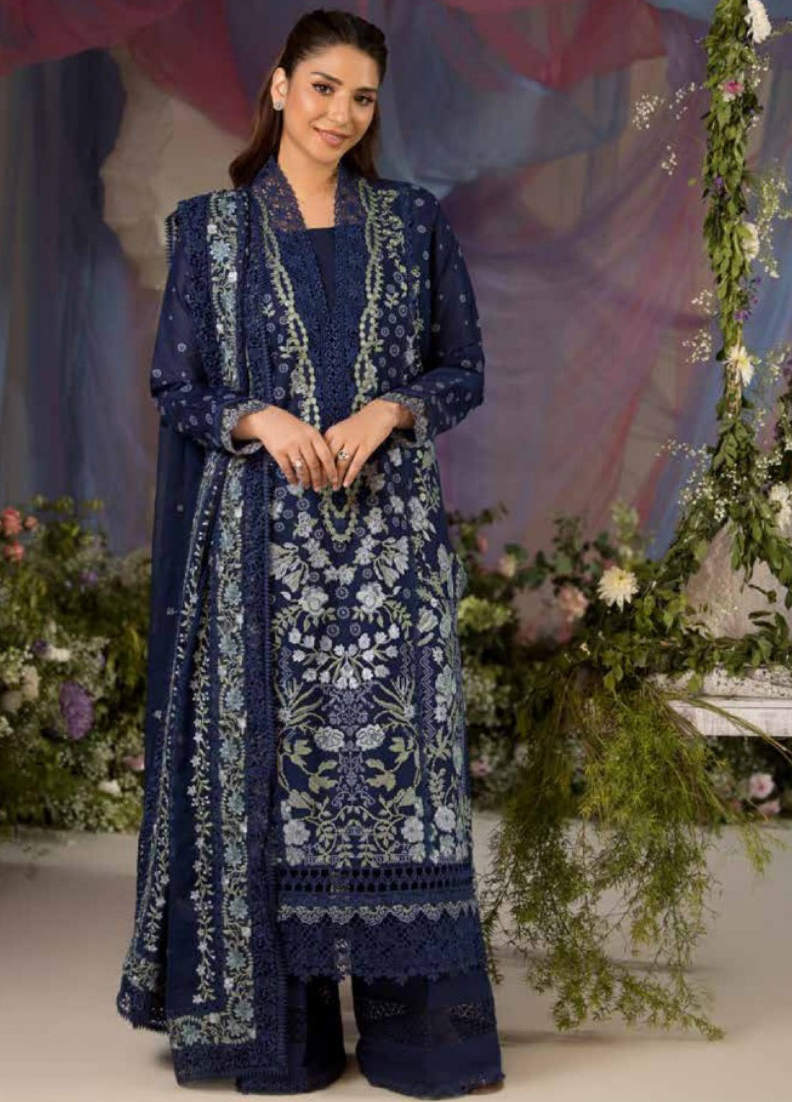 Sobia Nazir Embroidered Lawn Suits Unstitched 3 Piece - SN25LL 8A Sobia Nazir Embroidered Lawn Suits Unstitched 3 Piece - SN25LL 8A