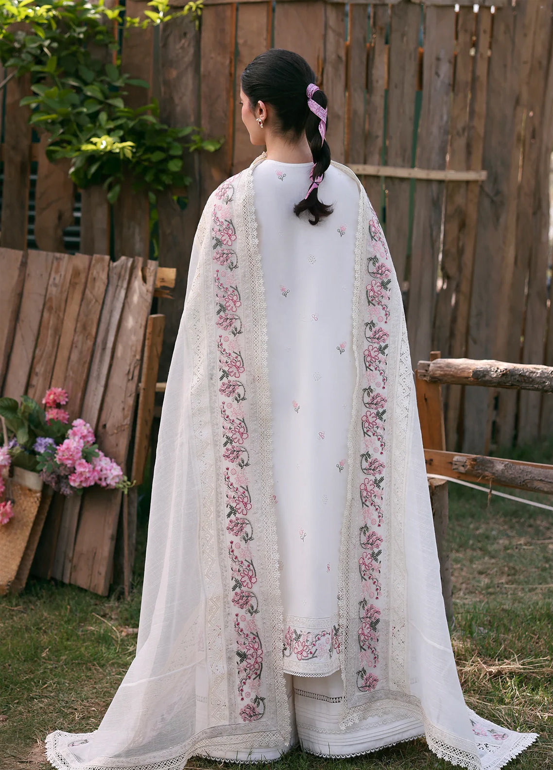 Soiree By Zarposh Luxury Embroidered Lawn 3 Piece Unstitched Suit ZP26SS D-ELVIAN Soiree By Zarposh Luxury Embroidered Lawn 3 Piece Unstitched Suit ZP26SS D-ELVIAN