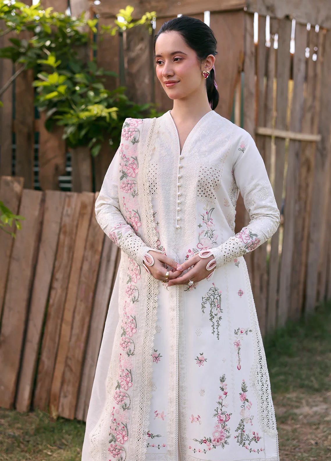 Soiree By Zarposh Luxury Embroidered Lawn 3 Piece Unstitched Suit ZP26SS D-ELVIAN Soiree By Zarposh Luxury Embroidered Lawn 3 Piece Unstitched Suit ZP26SS D-ELVIAN