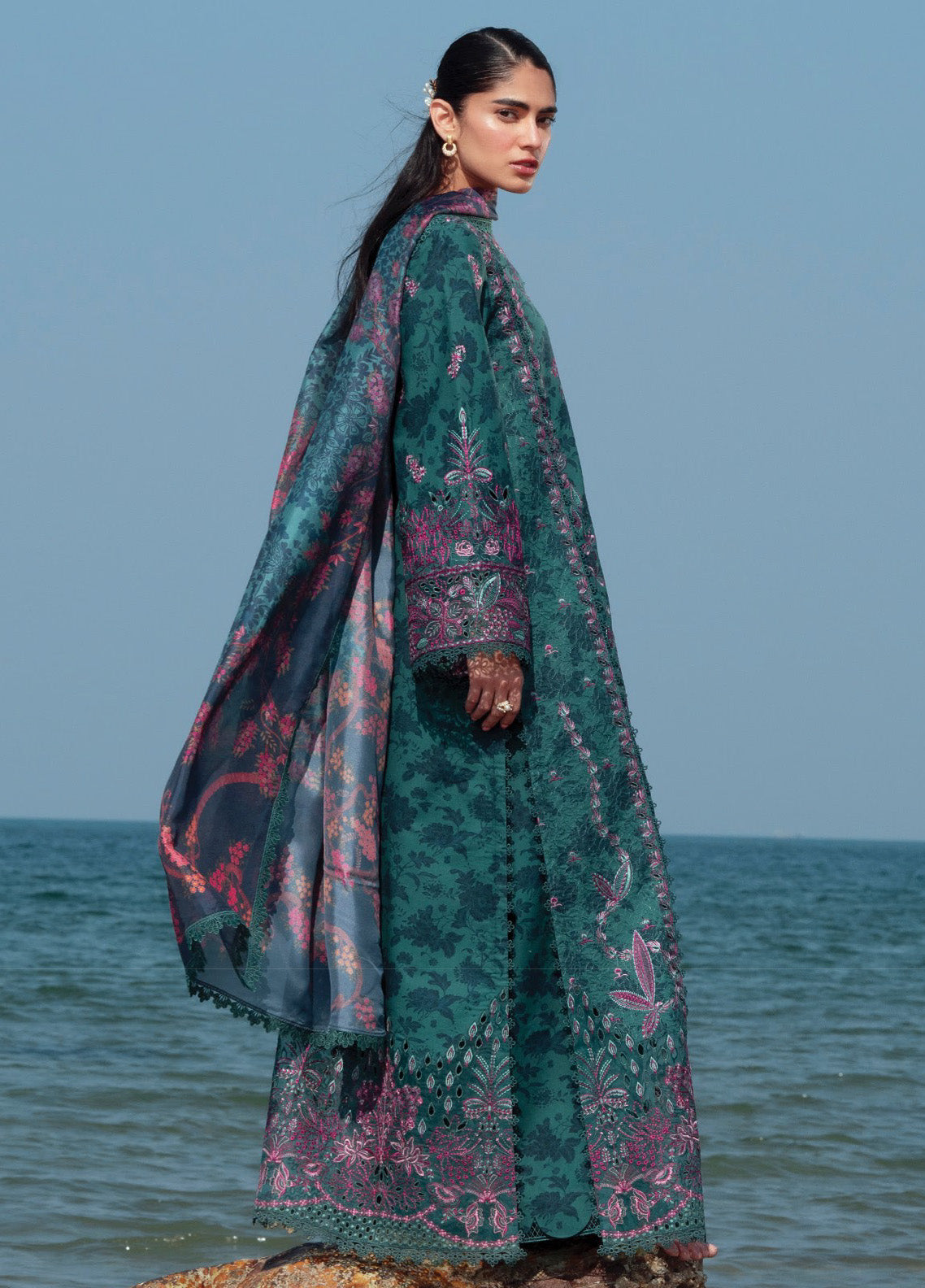 Summer Together by Afrozeh Embroidered Lawn Suits Unstitched 3 Piece - AF25ST 04 EMERALD Summer Together by Afrozeh Embroidered Lawn Suits Unstitched 3 Piece - AF25ST 04 EMERALD