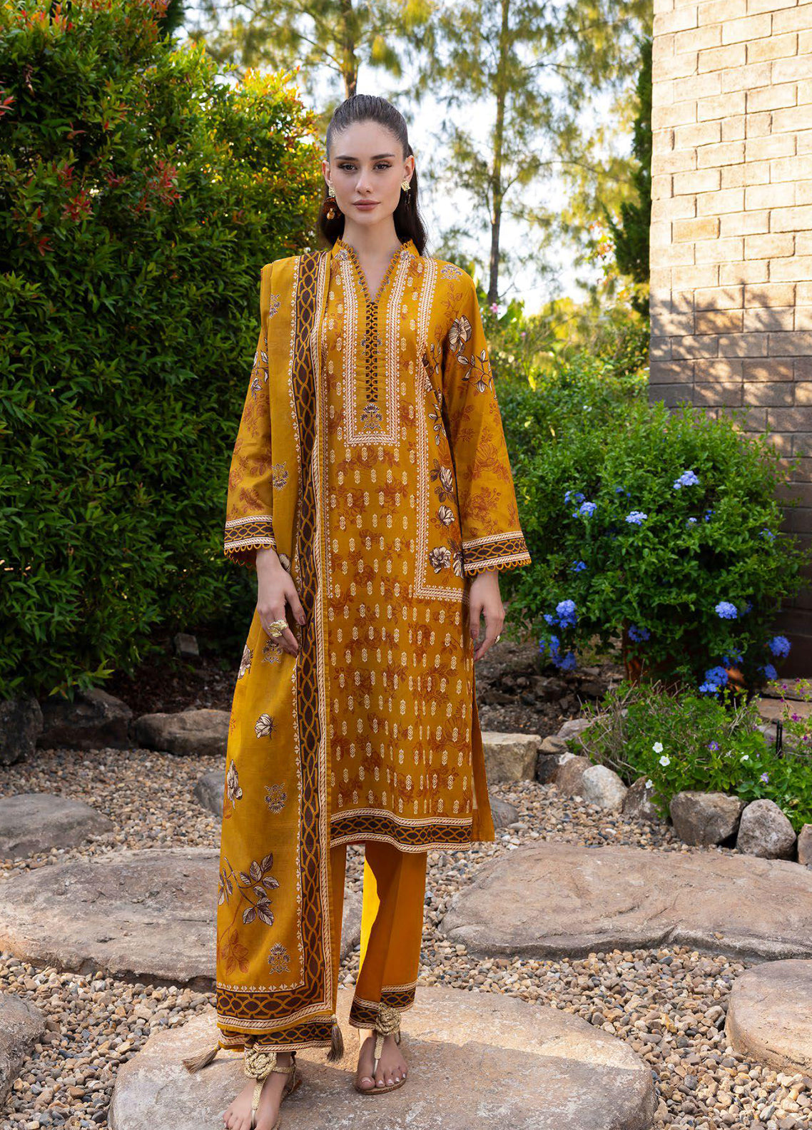 Summer Muse By Gul Ahmed Printed Lawn 3 Piece Unstitched Suit GA26SM D-CBN-62010 Summer Muse By Gul Ahmed Printed Lawn 3 Piece Unstitched Suit GA26SM D-CBN-62010
