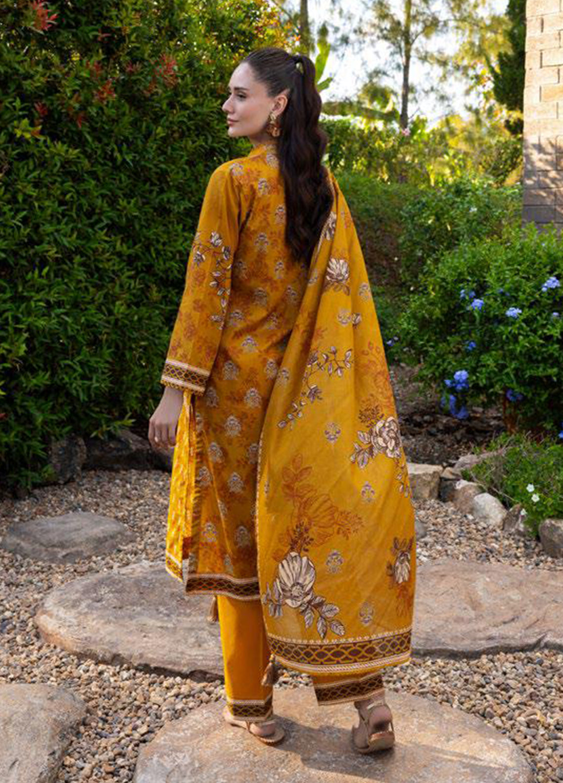 Summer Muse By Gul Ahmed Printed Lawn 3 Piece Unstitched Suit GA26SM D-CBN-62010 Summer Muse By Gul Ahmed Printed Lawn 3 Piece Unstitched Suit GA26SM D-CBN-62010