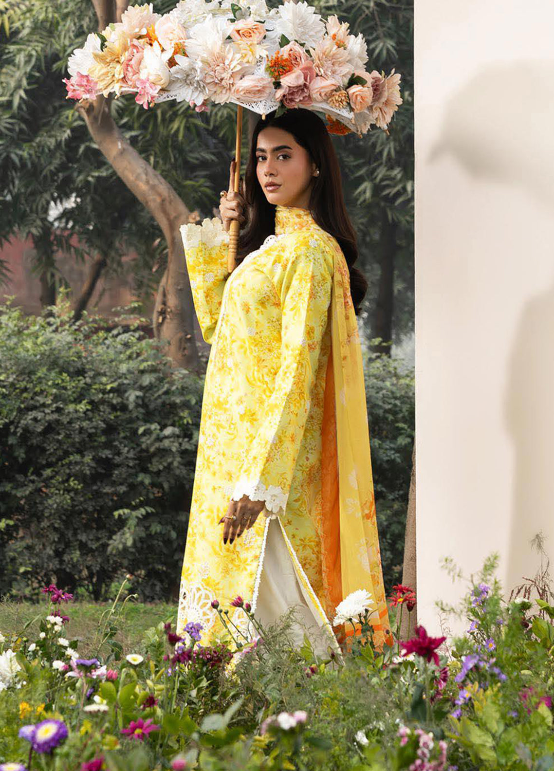 Summer Printkari Exclusive By Rajbari Embroidered Lawn 3 Piece Unstitched Suit RB26SPE D-05 Summer Printkari Exclusive By Rajbari Embroidered Lawn 3 Piece Unstitched Suit RB26SPE D-05