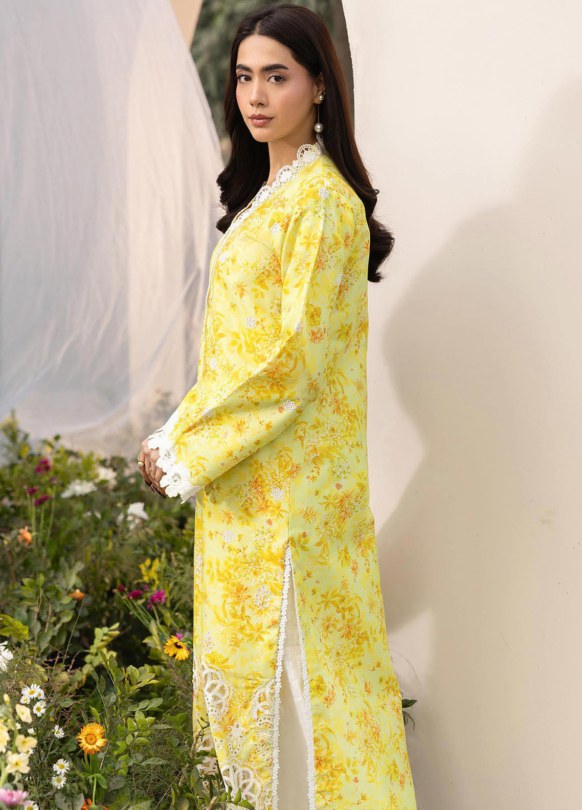 Summer Printkari Exclusive By Rajbari Embroidered Lawn 3 Piece Unstitched Suit RB26SPE D-05 Summer Printkari Exclusive By Rajbari Embroidered Lawn 3 Piece Unstitched Suit RB26SPE D-05