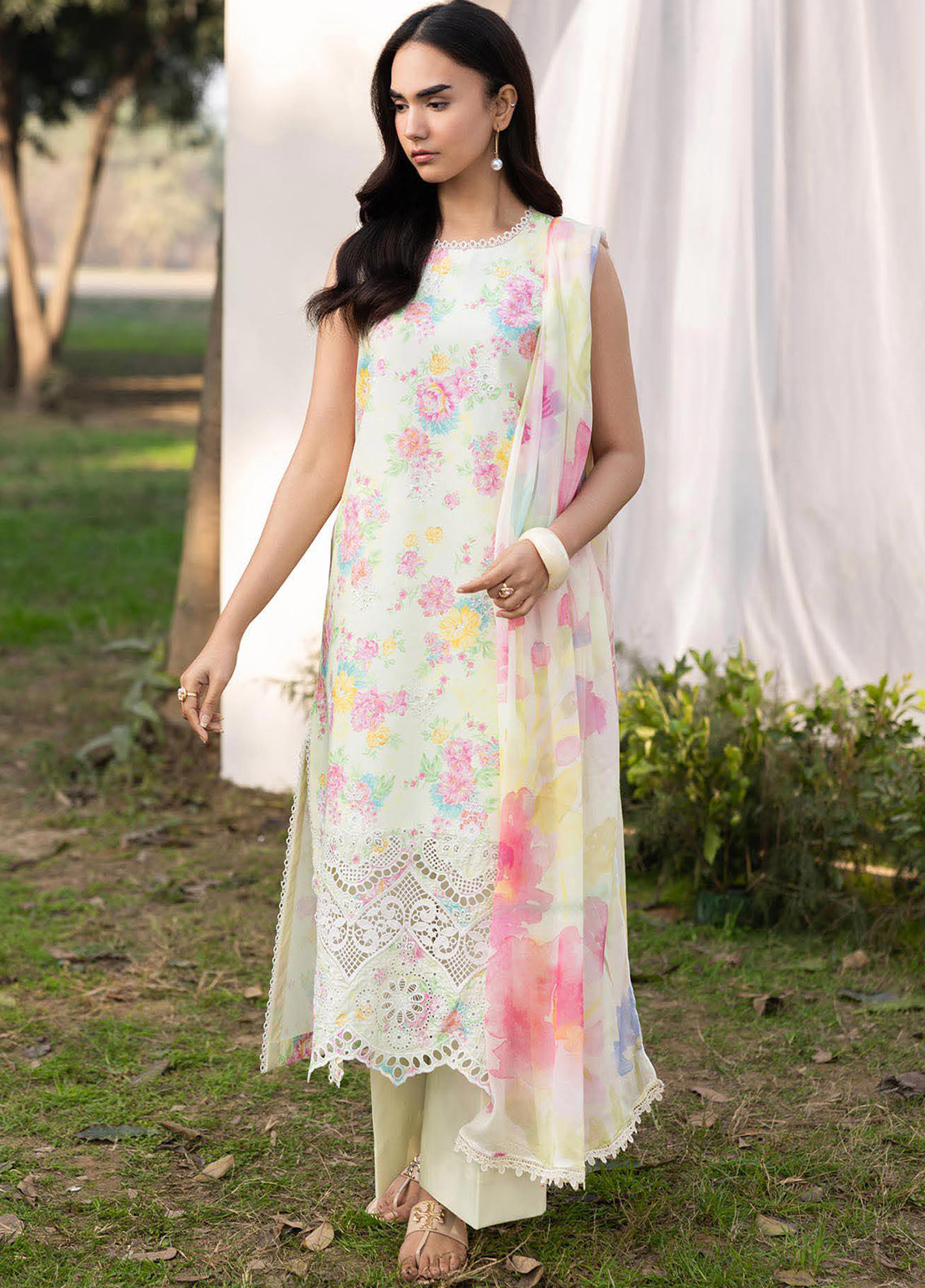 Summer Printkari Exclusive By Rajbari Embroidered Lawn 3 Piece Unstitched Suit RB26SPE D-07 Summer Printkari Exclusive By Rajbari Embroidered Lawn 3 Piece Unstitched Suit RB26SPE D-07