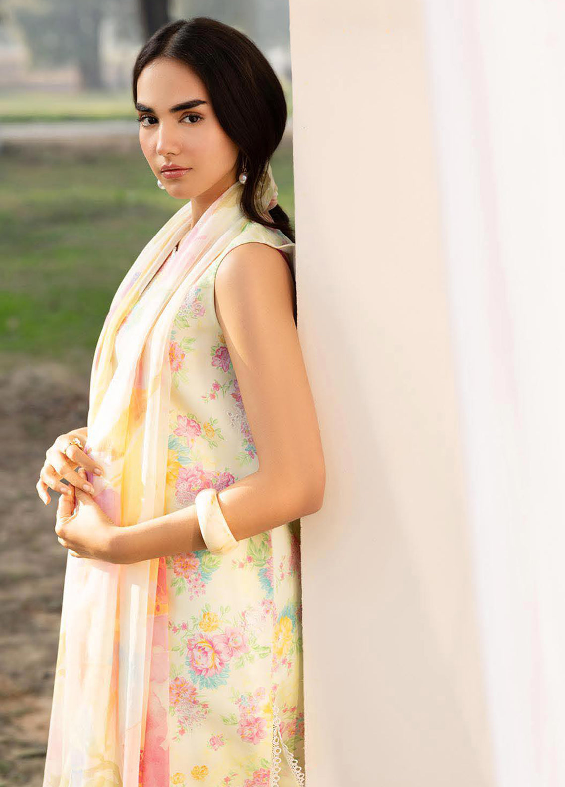 Summer Printkari Exclusive By Rajbari Embroidered Lawn 3 Piece Unstitched Suit RB26SPE D-07 Summer Printkari Exclusive By Rajbari Embroidered Lawn 3 Piece Unstitched Suit RB26SPE D-07