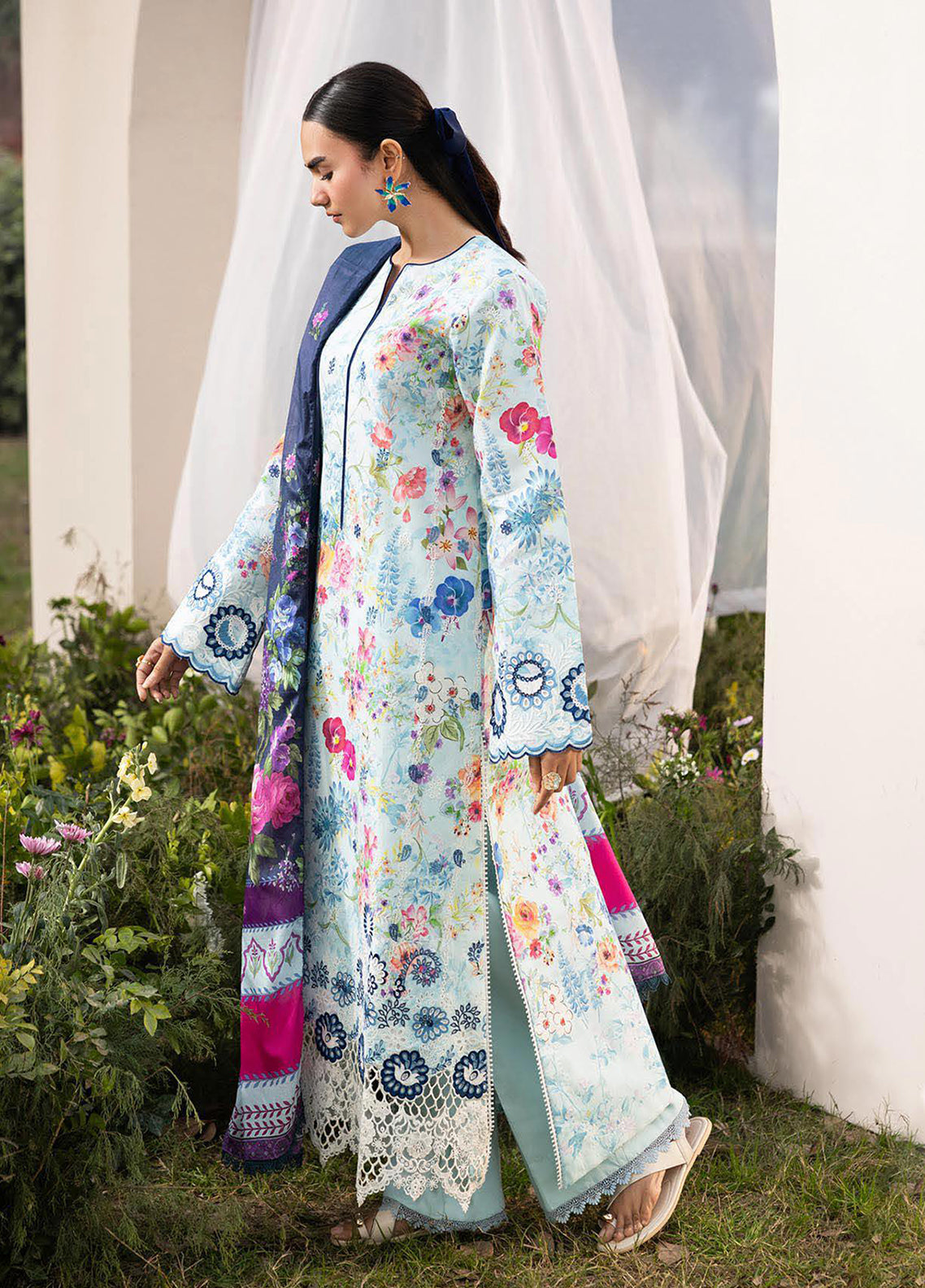 Summer Printkari Exclusive By Rajbari Embroidered Lawn 3 Piece Unstitched Suit RB26SPE D-09 Summer Printkari Exclusive By Rajbari Embroidered Lawn 3 Piece Unstitched Suit RB26SPE D-09