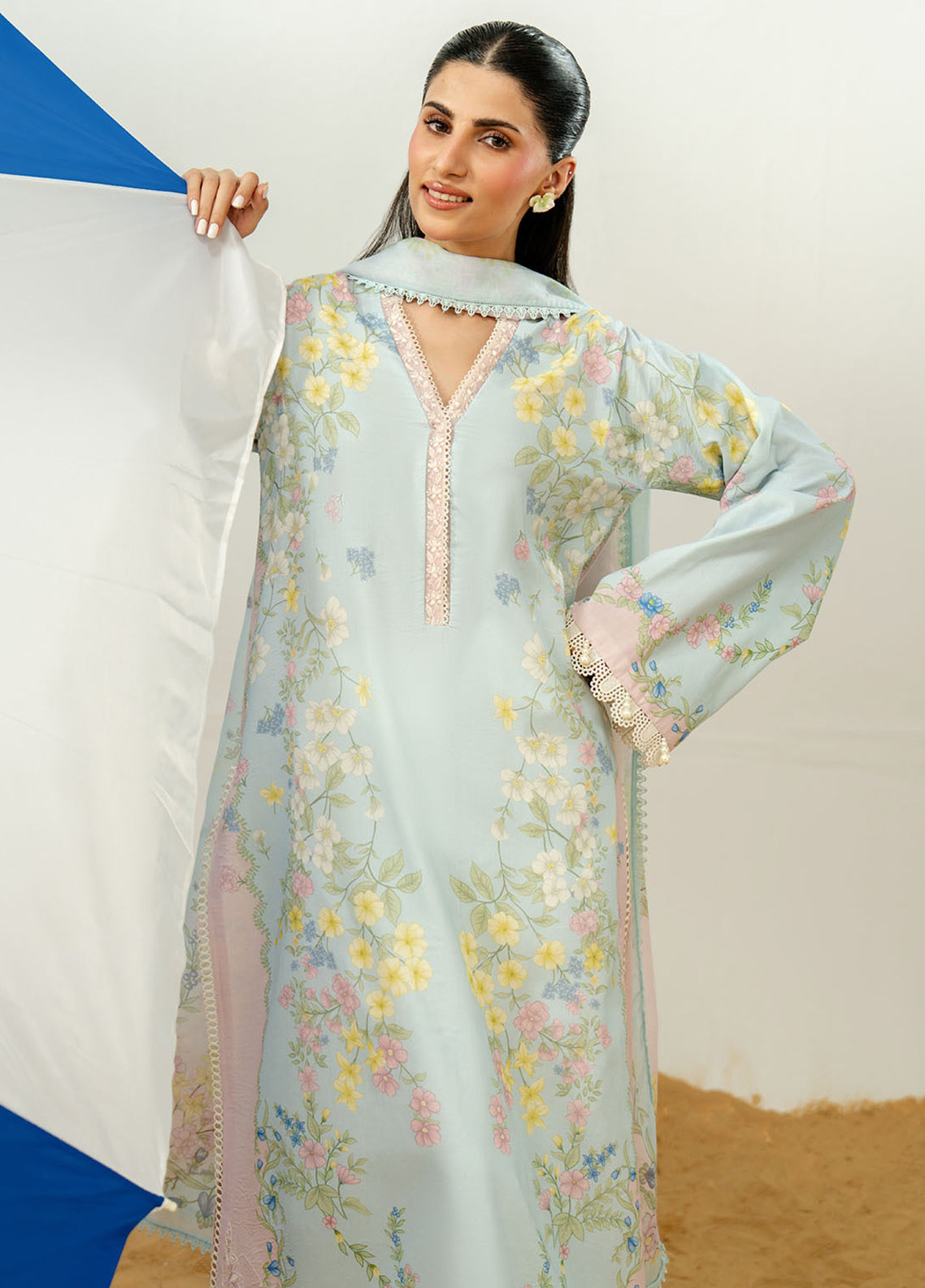 Sundaze By Zarposh Embroidered Lawn 3 Piece Unstitched Suit ZP26SD D-FIORA Sundaze By Zarposh Embroidered Lawn 3 Piece Unstitched Suit ZP26SD D-FIORA