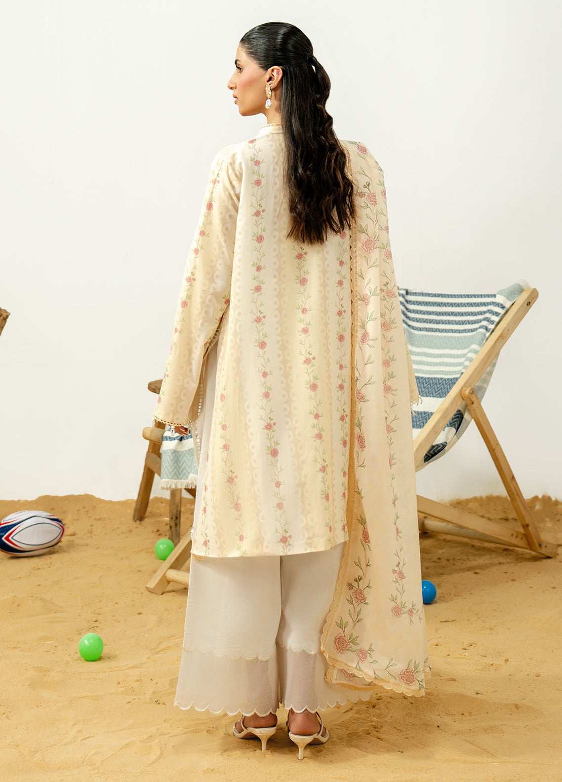 Sundaze By Zarposh Embroidered Lawn 3 Piece Unstitched Suit ZP26SD D-LUNELLE Sundaze By Zarposh Embroidered Lawn 3 Piece Unstitched Suit ZP26SD D-LUNELLE